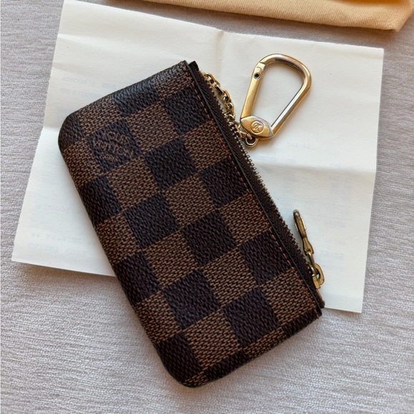 Louis Vuitton Key Pouch - Picture 8 of 10
